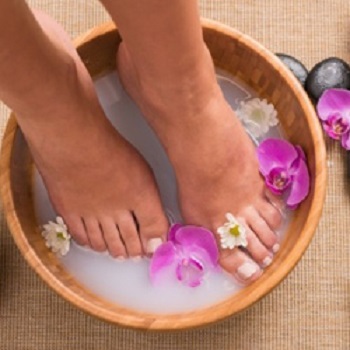 HOLLYWOOD NAILS SPA